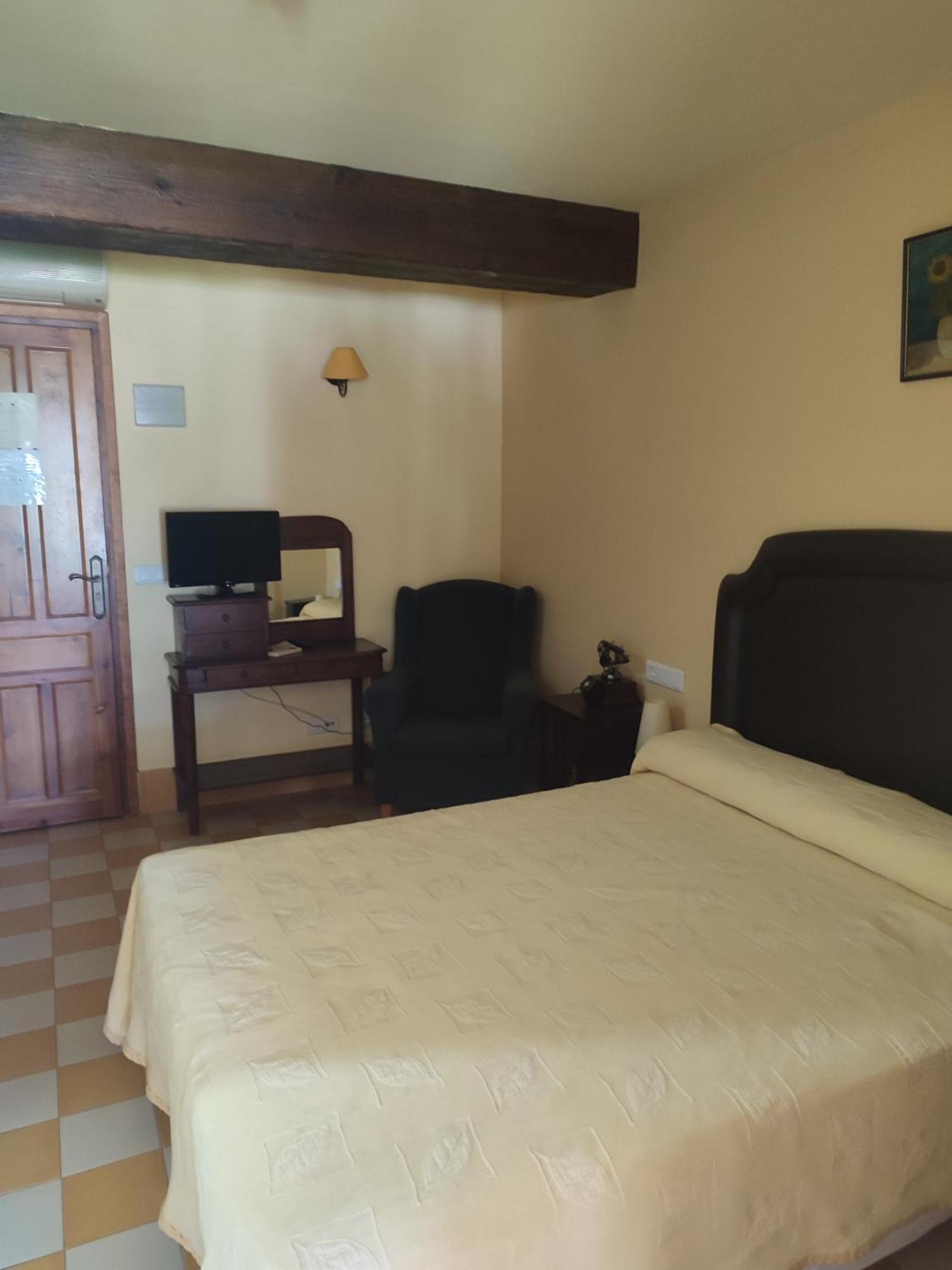 El Sester Bed and Breakfast La Torre de les Maçanes  Habitación foto