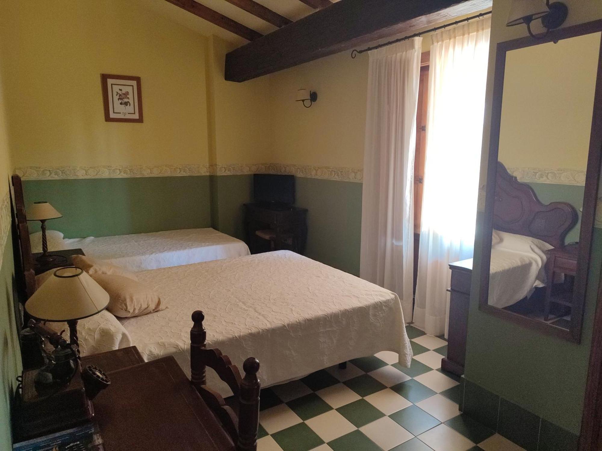 El Sester Bed and Breakfast La Torre de les Maçanes  Habitación foto